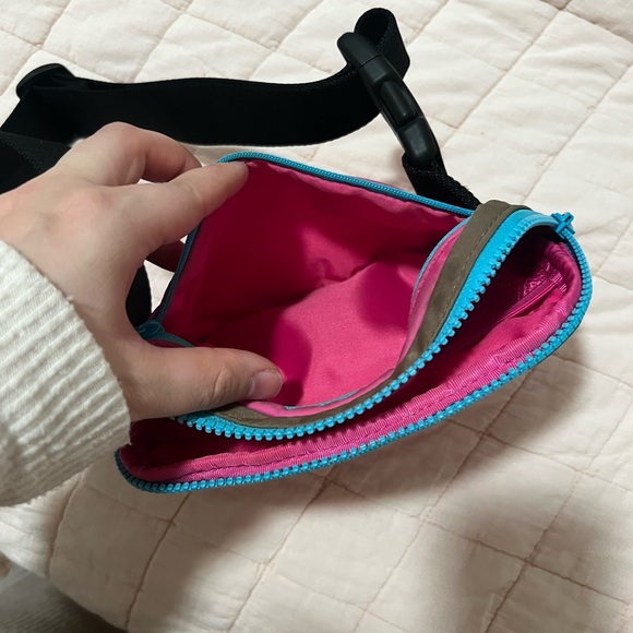 Lululemon Belt Bag - Picture 3 of 4